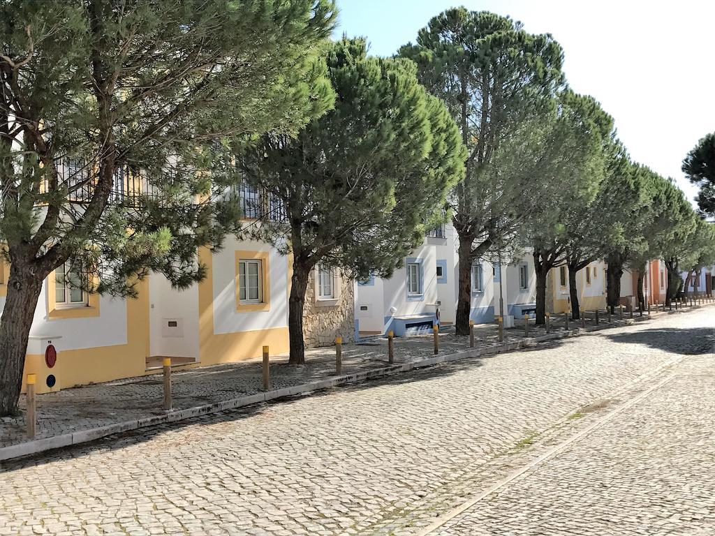 Farol Da Cortesia - *